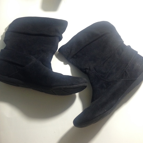 ALDO suede ankle boots black boots. - Picture 3 of 8