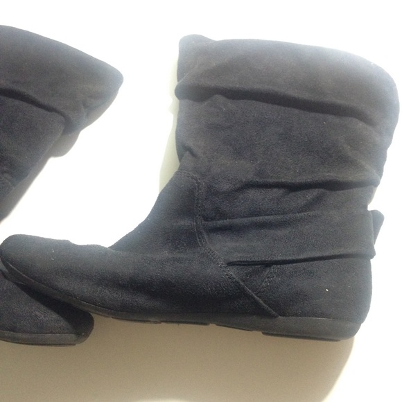 ALDO suede ankle boots black boots. - Picture 5 of 8