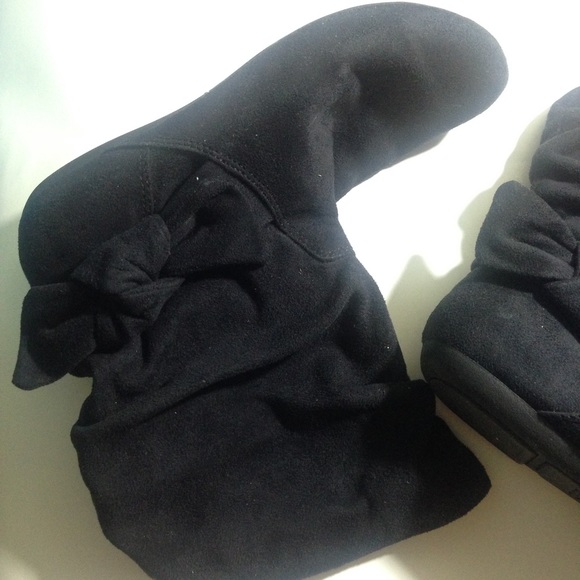 ALDO suede ankle boots black boots. - Picture 6 of 8