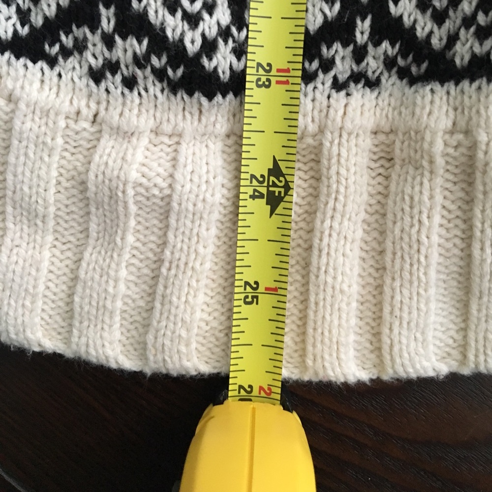 Patterned Winter Sweater - Picture 5 of 5