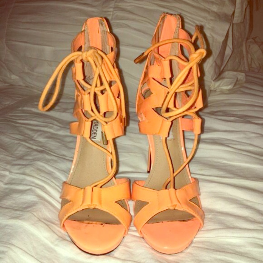 STEVE MADDEN HEELS!