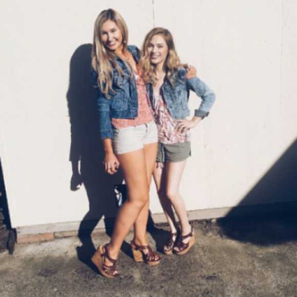 Meet your Posher, Brittany - Picture 3 of 3