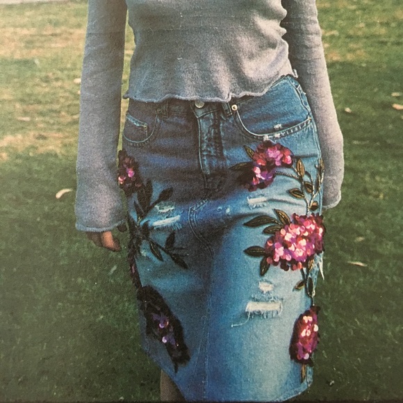 Hand embroidered and embellished denim skirt - Picture 5 of 5