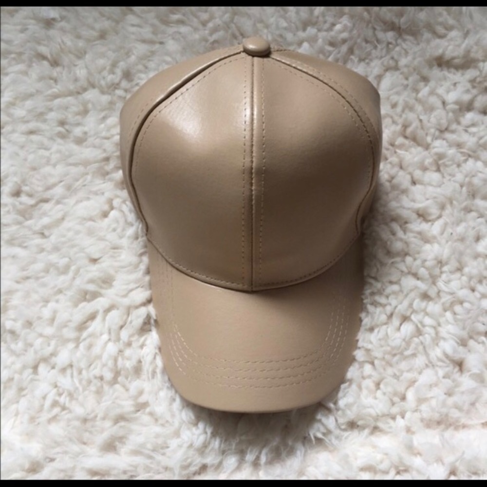 Beige leather snap back