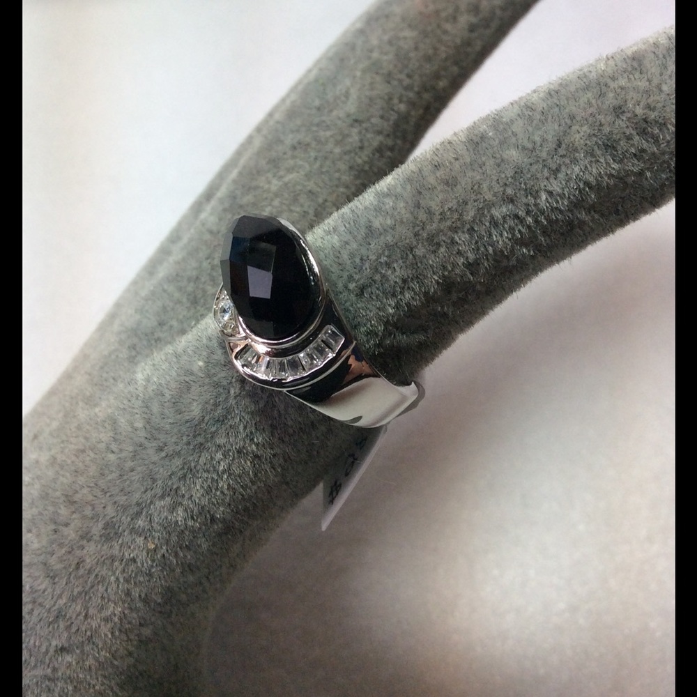 FINAL SALE PRICE Faceted Jet Onyx Crystal Swirl Ring Marked 925 - Picture 2 of 3