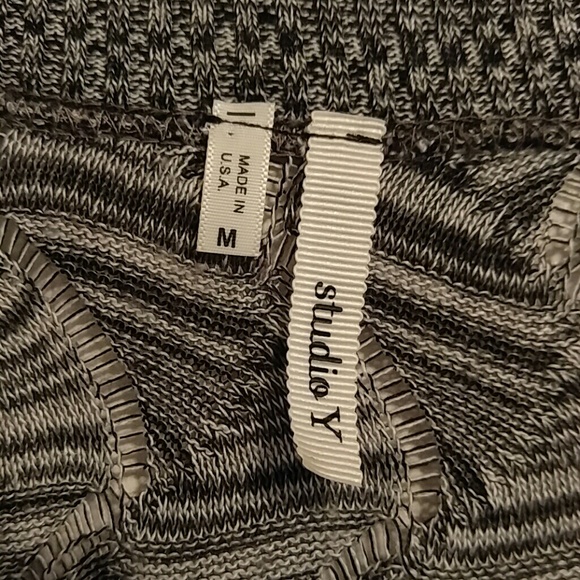 Studio Y Lightweight Sweater - Picture 2 of 2