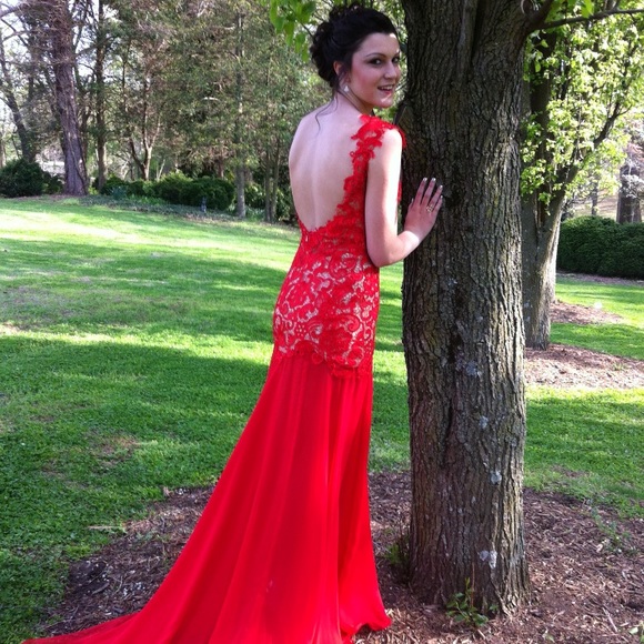 Mac'Duggal Prom Dress! 💃🏻 - Picture 2 of 4