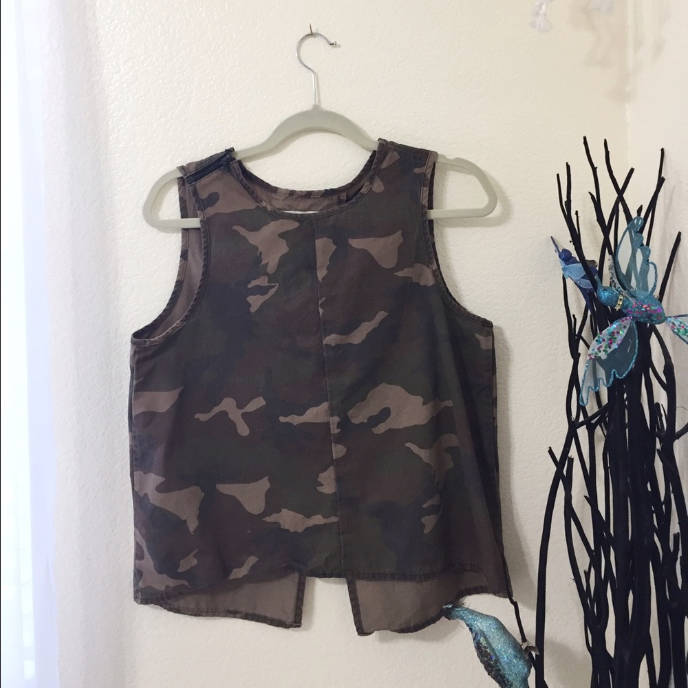 Camo top