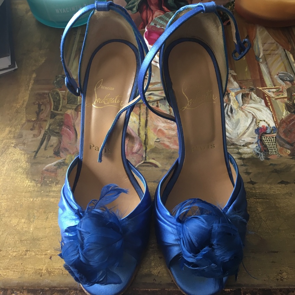 Peep toe feather Christian Louboutins
