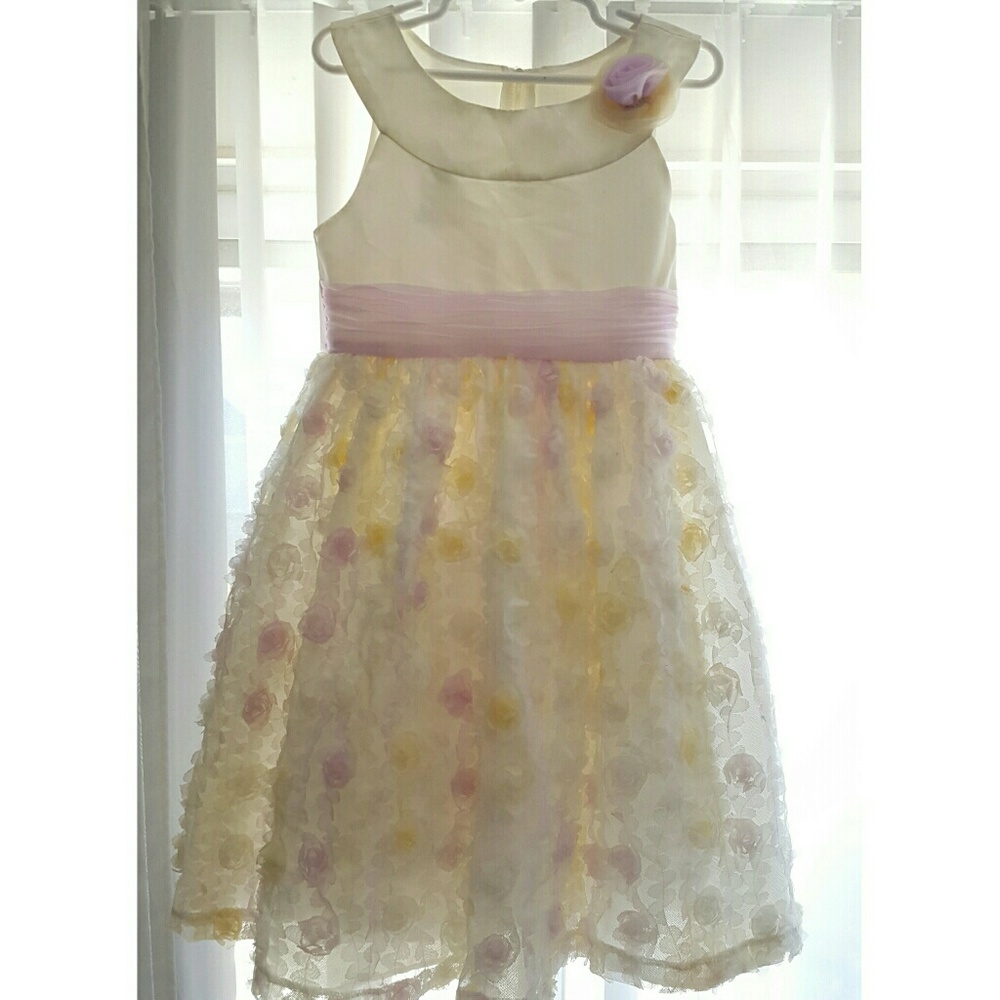 Girls dress
