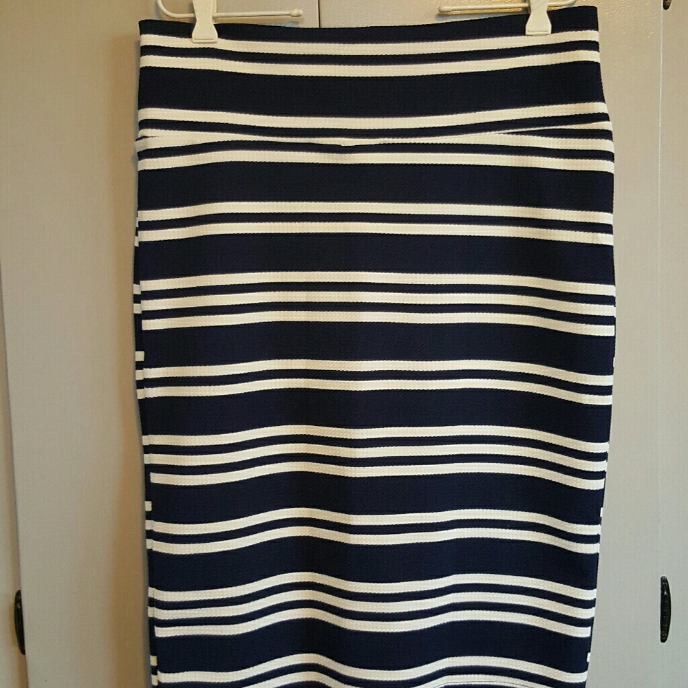 LuLaroe Cassie Skirt blue and white stripes