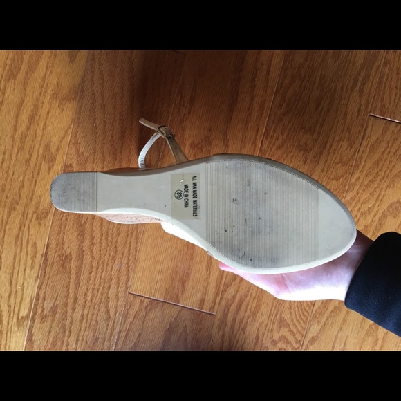 Cream colored cork wedges - Picture 3 of 4