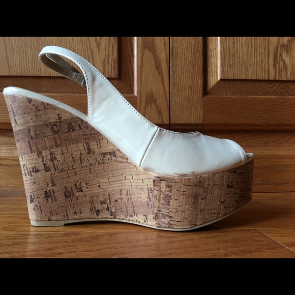 Cream colored cork wedges - Picture 4 of 4