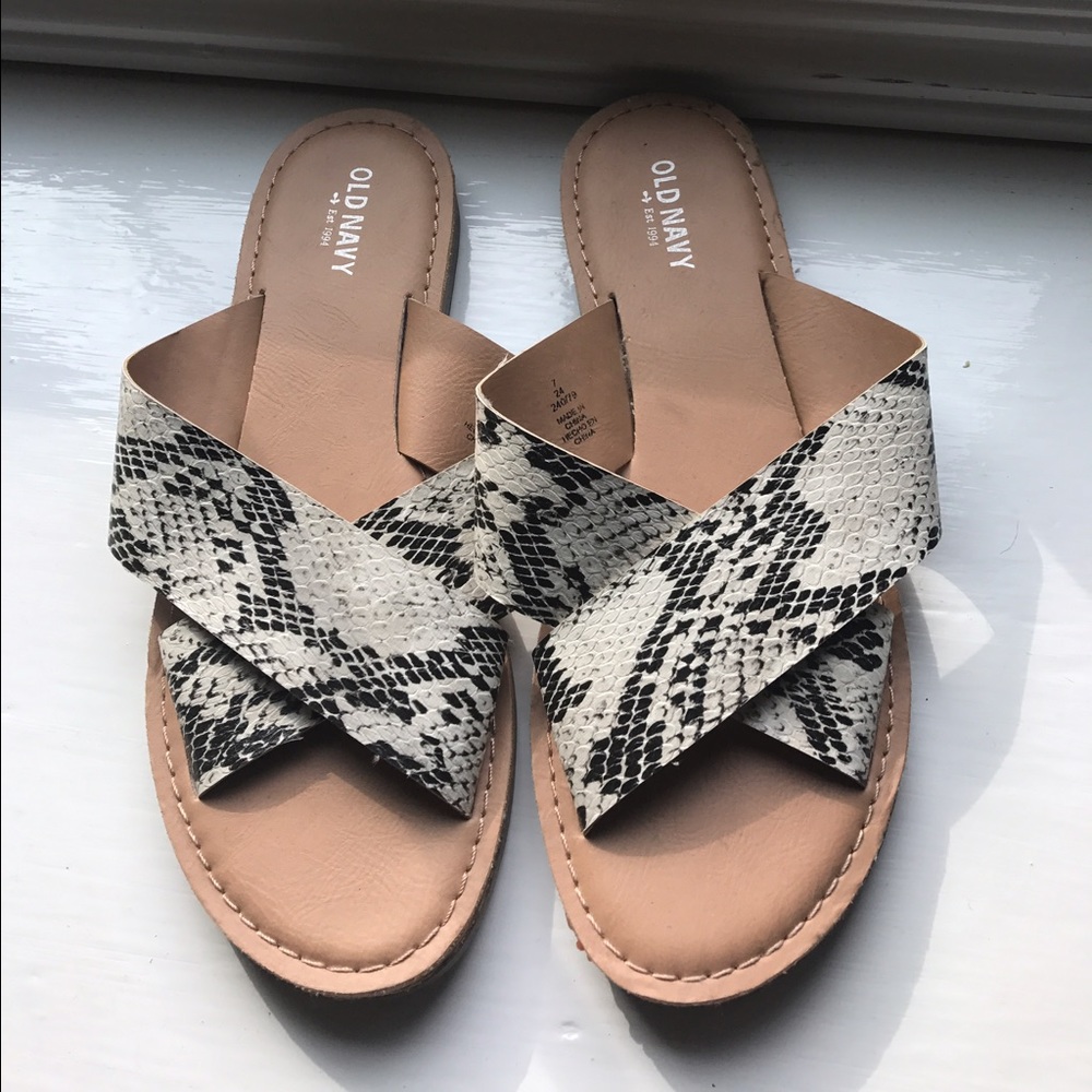 Old Navy Sz. 7 Snake Print Sandals