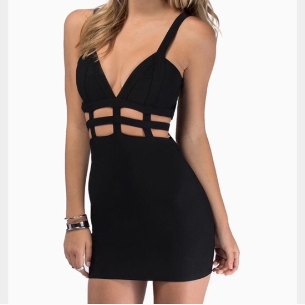 Tobi Venetian Bodycon Dress in Black