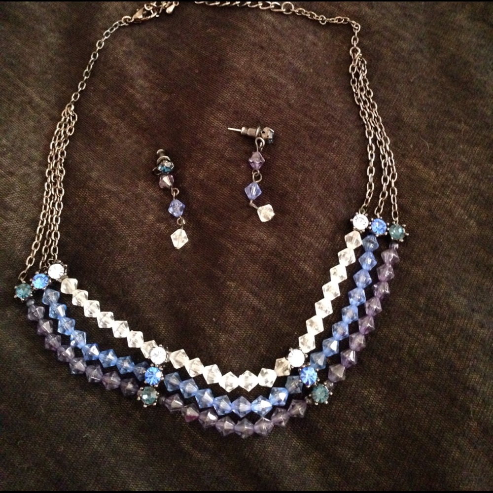 Necklace and earrings set