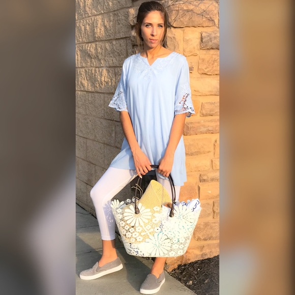 🌸🆕 Kora Daisy Lace Tote - Picture 3 of 7