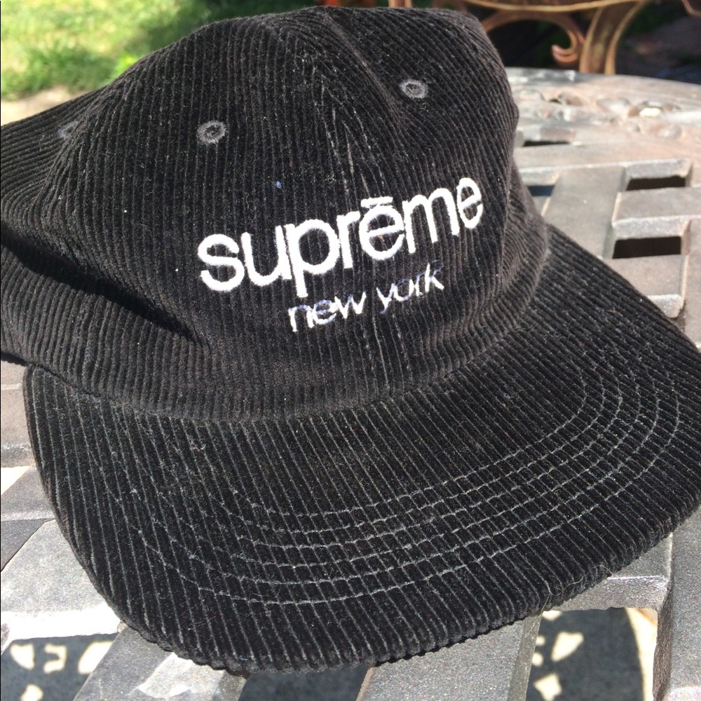 Black Supreme New York corduroy hat