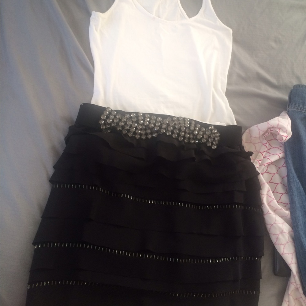 Bcbg skirt with belt