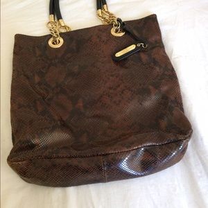 Leather tote