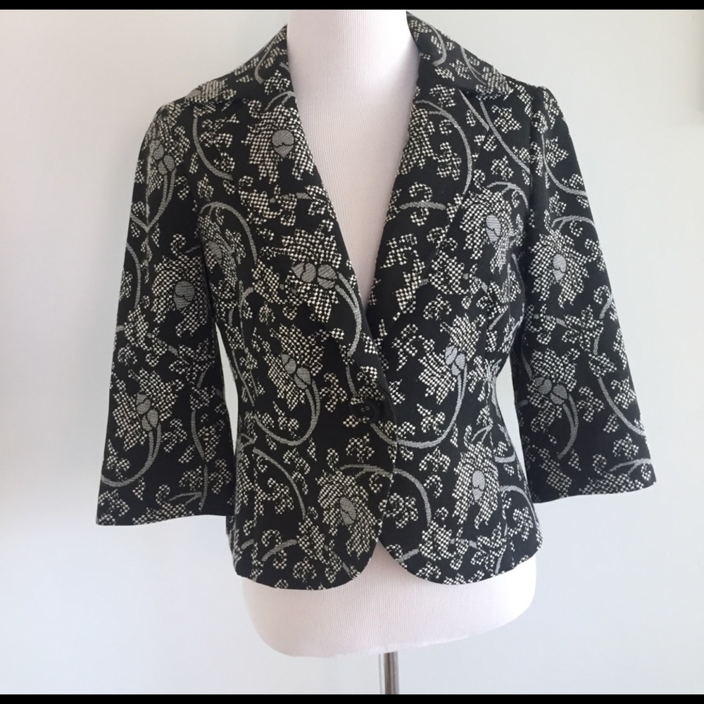 Nine West 3/4 length blazer size 2