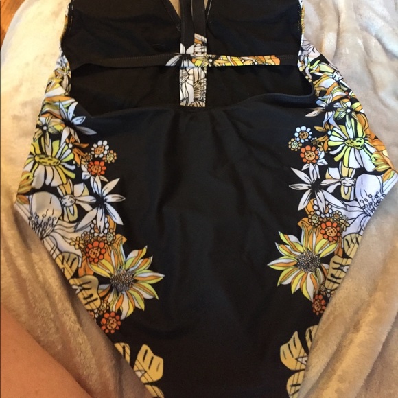 1 Small Left‼️Host Pick🎉Sunflower One Piece - Picture 3 of 5