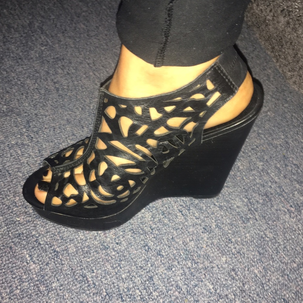 STEVE MADDEN WEDGES