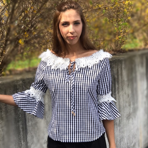 🌸Girly Gingham Blouse - Picture 2 of 5