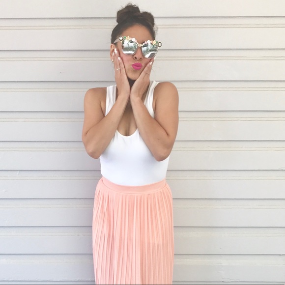 Mth Degree Dresses & Skirts - ✨ONE LEFT✨Peach-Pink Mini-Pleated Flowy Skirt