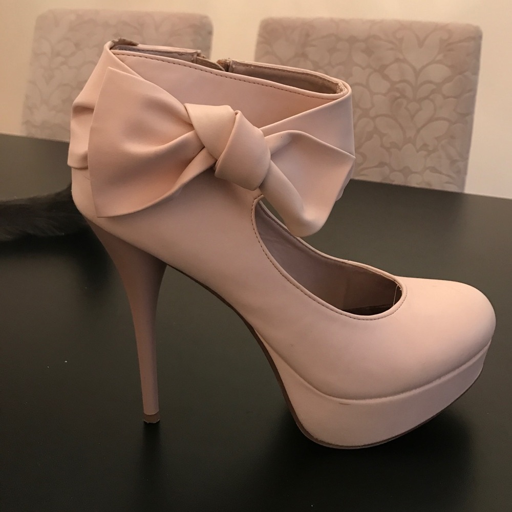 Size 9 Charlotte Russe heels.