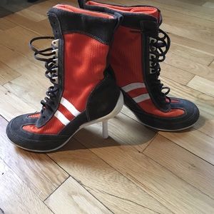 Sport and sexy Sneaker boot heel