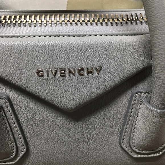 Givenchy Antigona Pearl Grey Sugar Leather Small - Picture 2 of 7