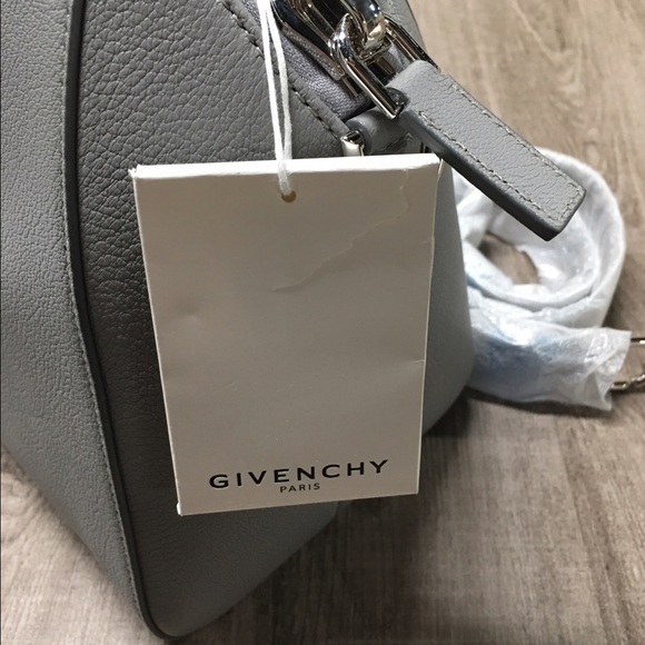 Givenchy Antigona Pearl Grey Sugar Leather Small - Picture 4 of 7