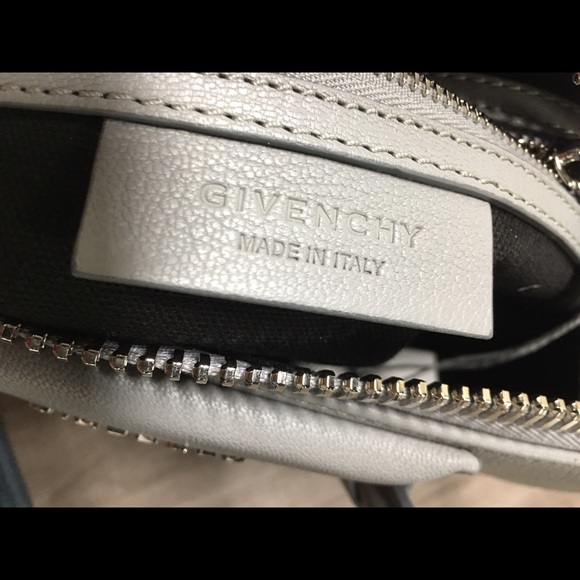 Givenchy Antigona Pearl Grey Sugar Leather Small - Picture 5 of 7