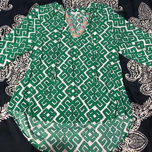 🦋🦋Crown Ivy Top🦋🦋