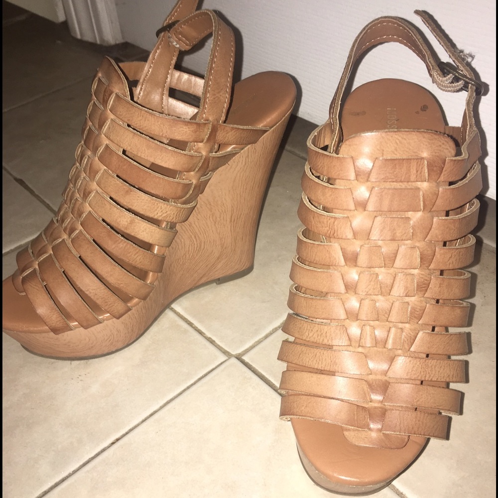 MOSSIMO SUPPLY CO WEDGES