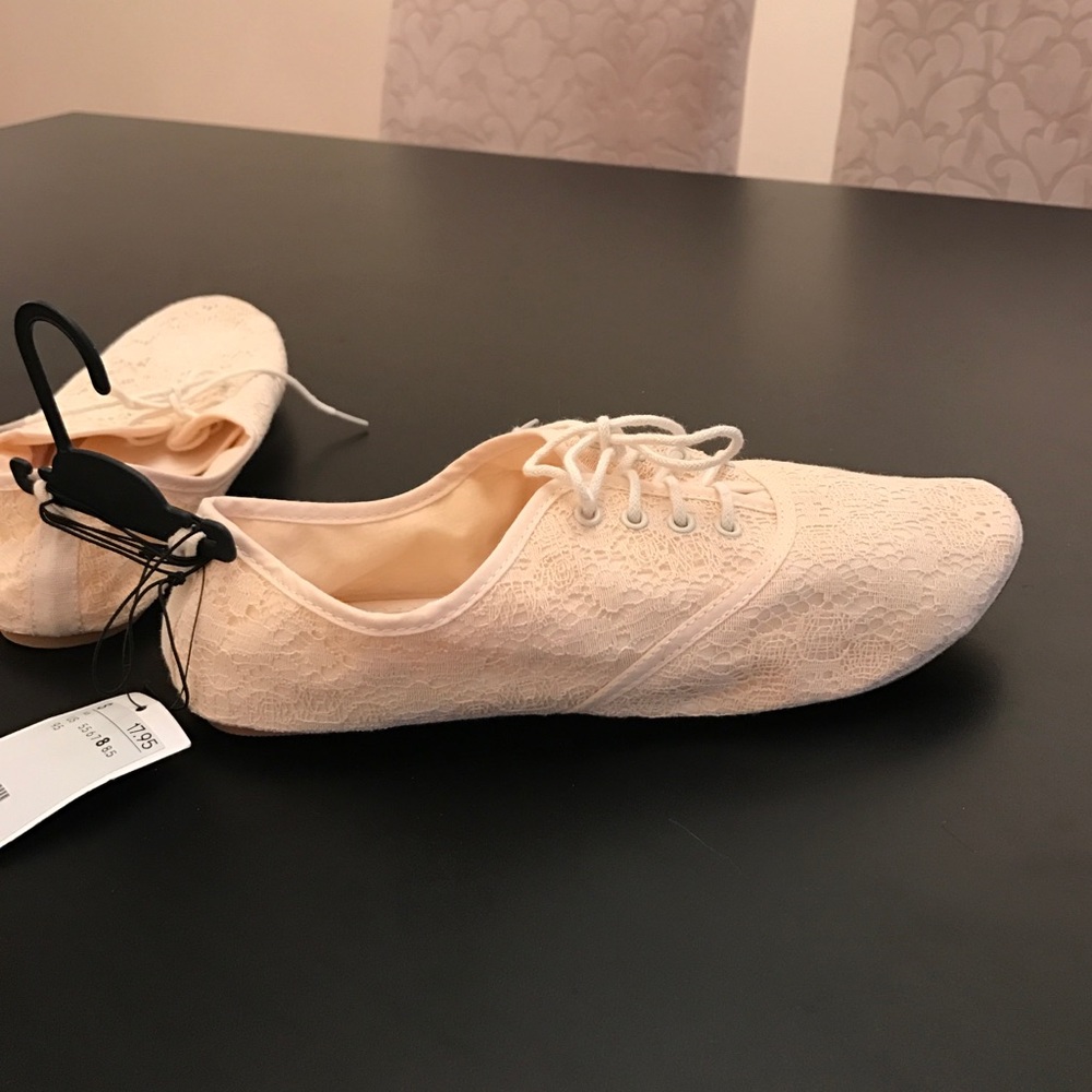 H&M lace shoes. Brand new with tags