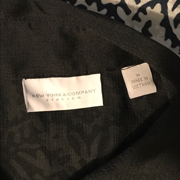 🦋🦋Black New York & Company Top🦋🦋 - Picture 3 of 3