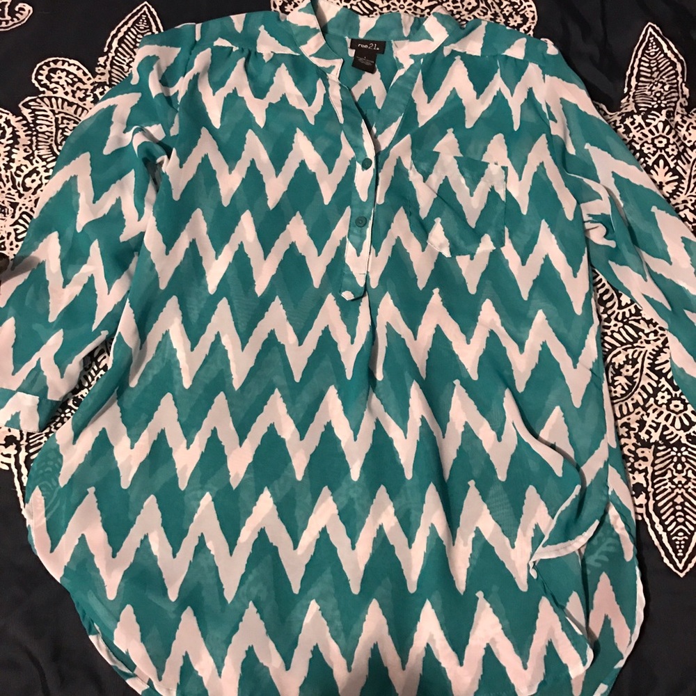 Rue 21 Chevron Top