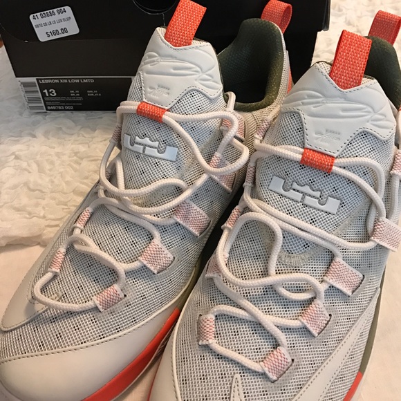 🌺LEBRON JAMES LOW LIMITED EDITION. Size 13 - Picture 4 of 5
