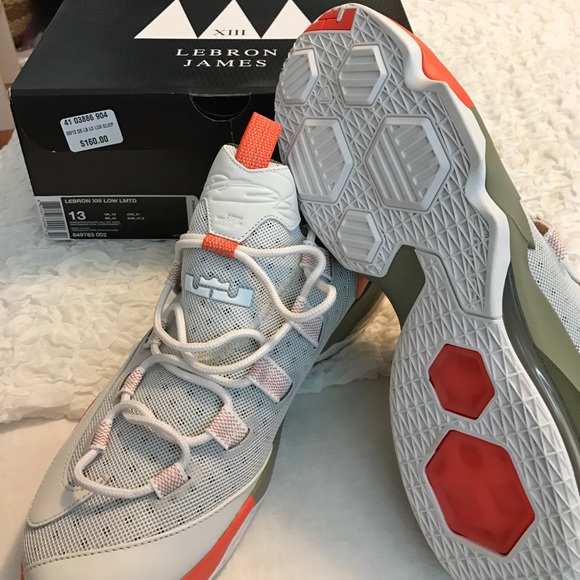 🌺LEBRON JAMES LOW LIMITED EDITION. Size 13 - Picture 5 of 5