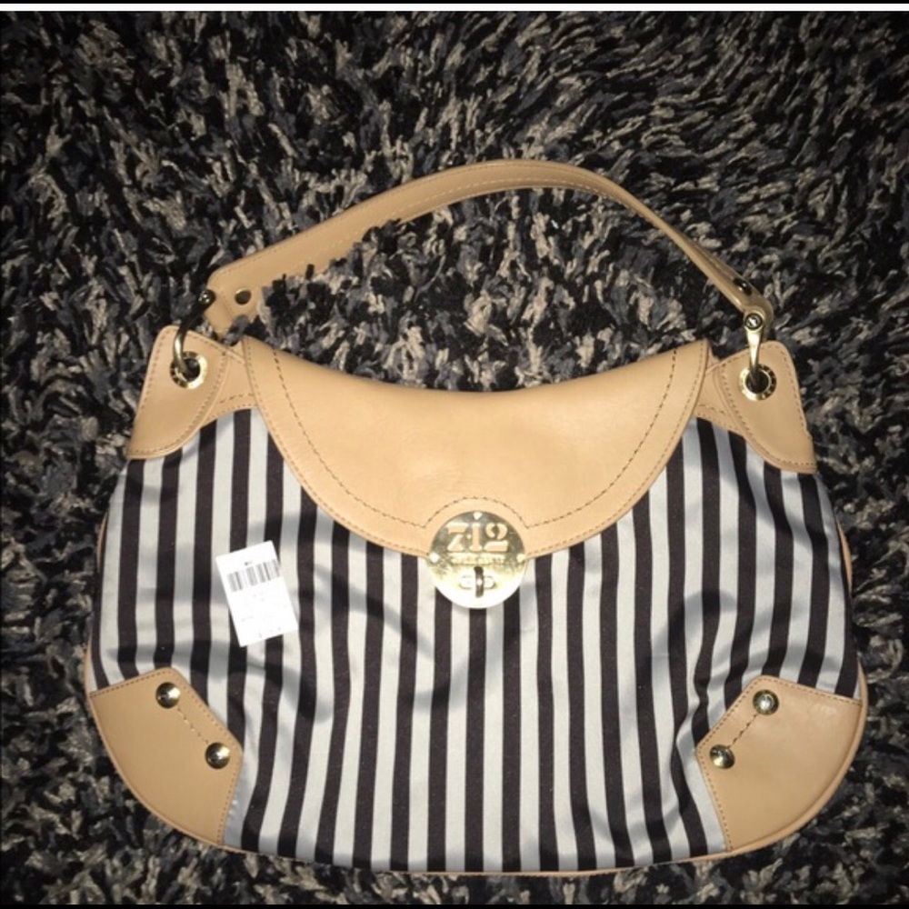 Henri Bendel purse Tags included *not attached