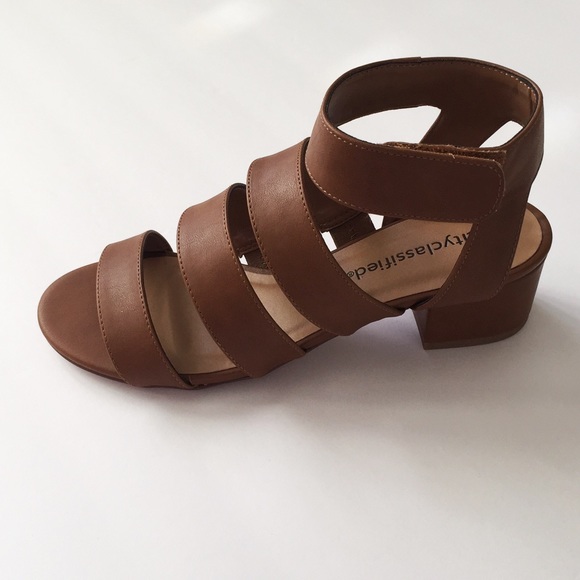 ❤️ Cognac strappy Velcro sandal 1 LEFT!!!! - Picture 5 of 8