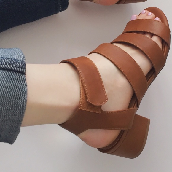 ❤️ Cognac strappy Velcro sandal 1 LEFT!!!! - Picture 6 of 8