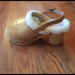 NWT NWB Madewell Shearling Clogs - size 9.5