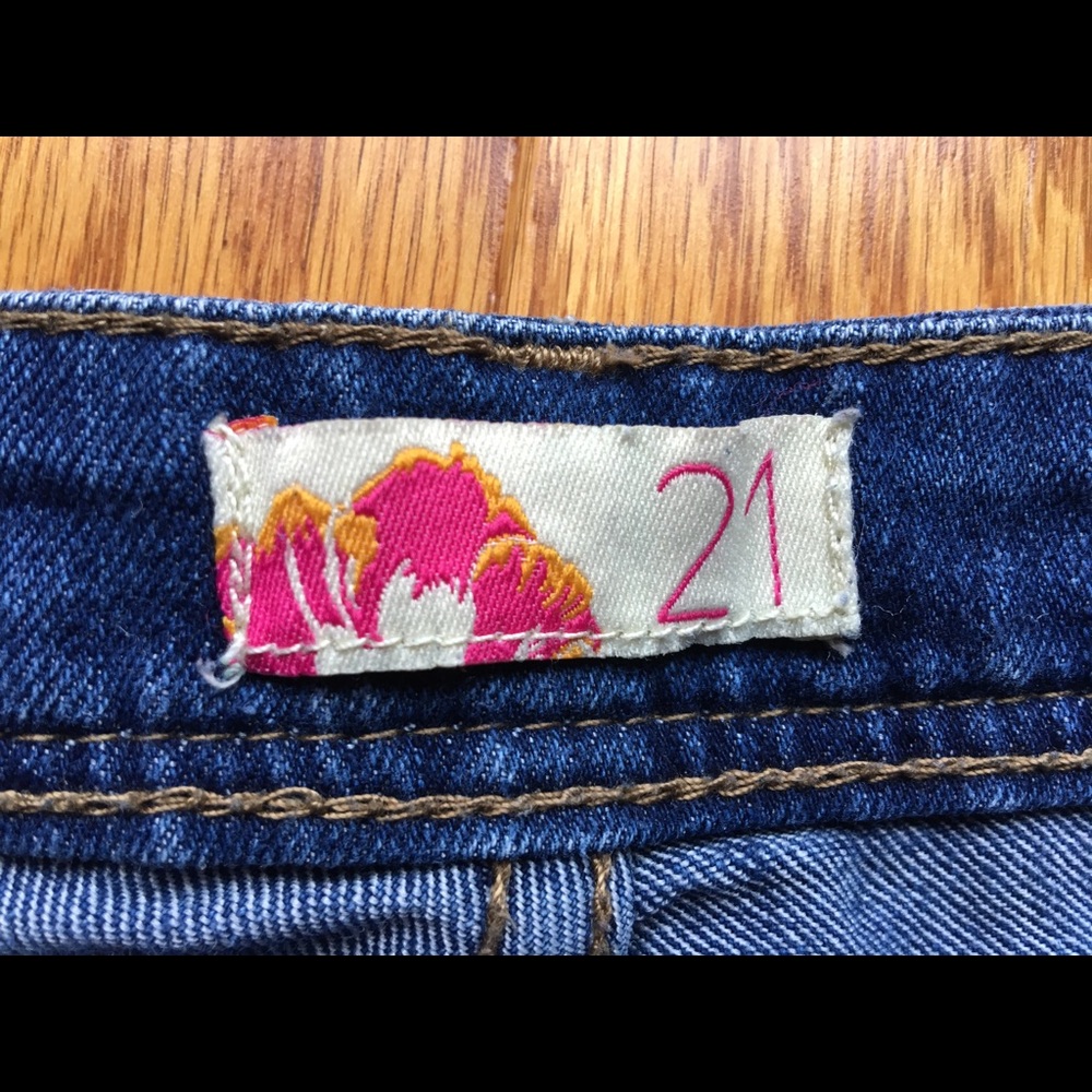 Fabulous denim shorts - Picture 3 of 3