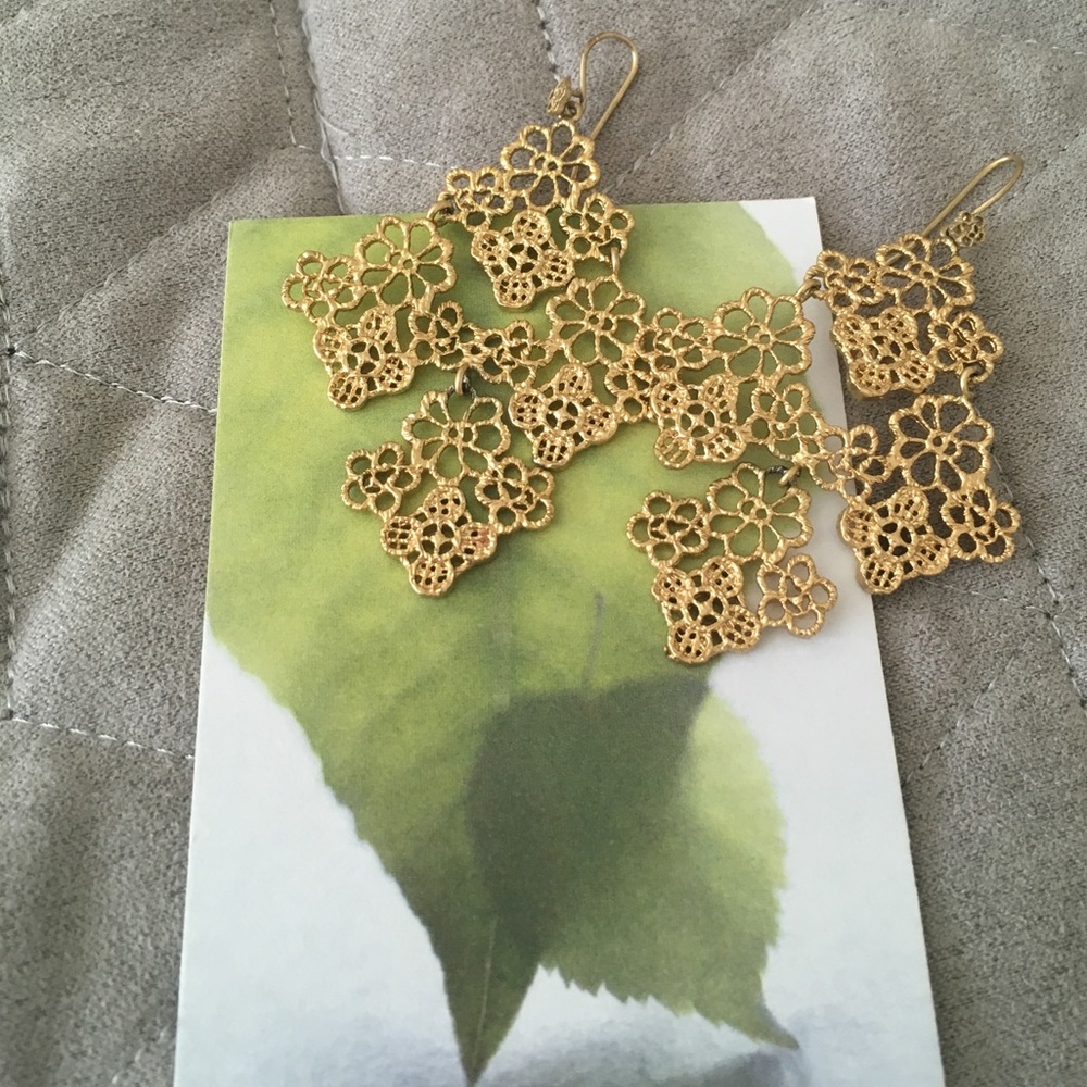 Stella&Dot Gold Earrings