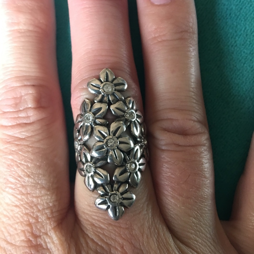 Beautiful Silver Flower Ring - image 1