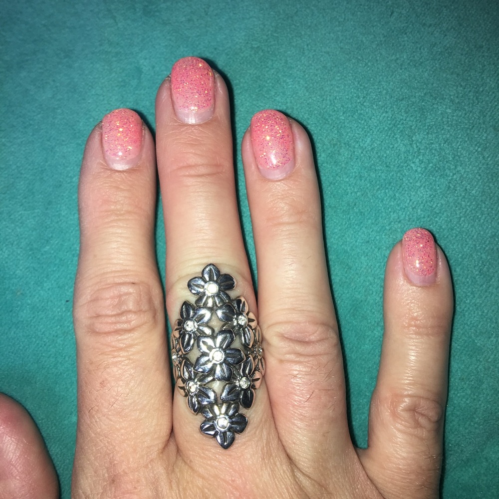 Beautiful Silver Flower Ring - image 2