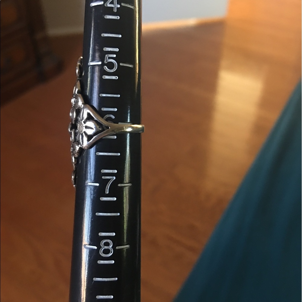 Beautiful Silver Flower Ring - image 7